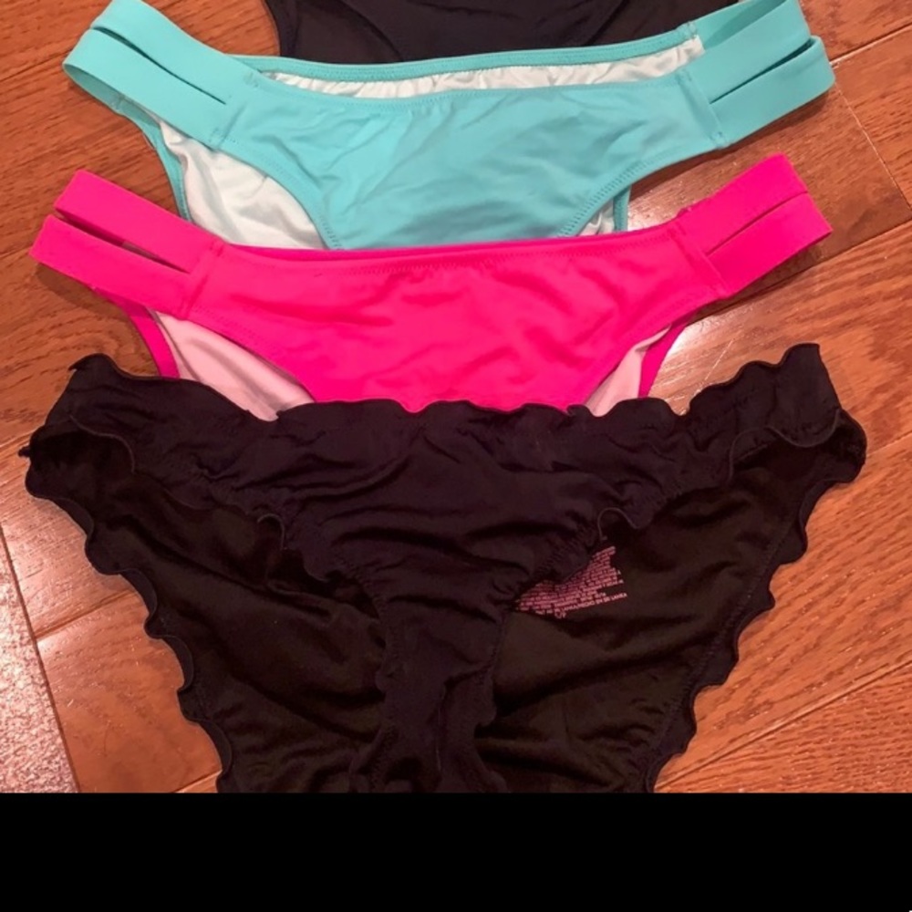 Ruffle bikini bottoms